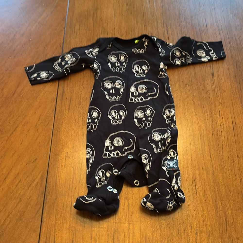 Nununu newborn footed onesie
